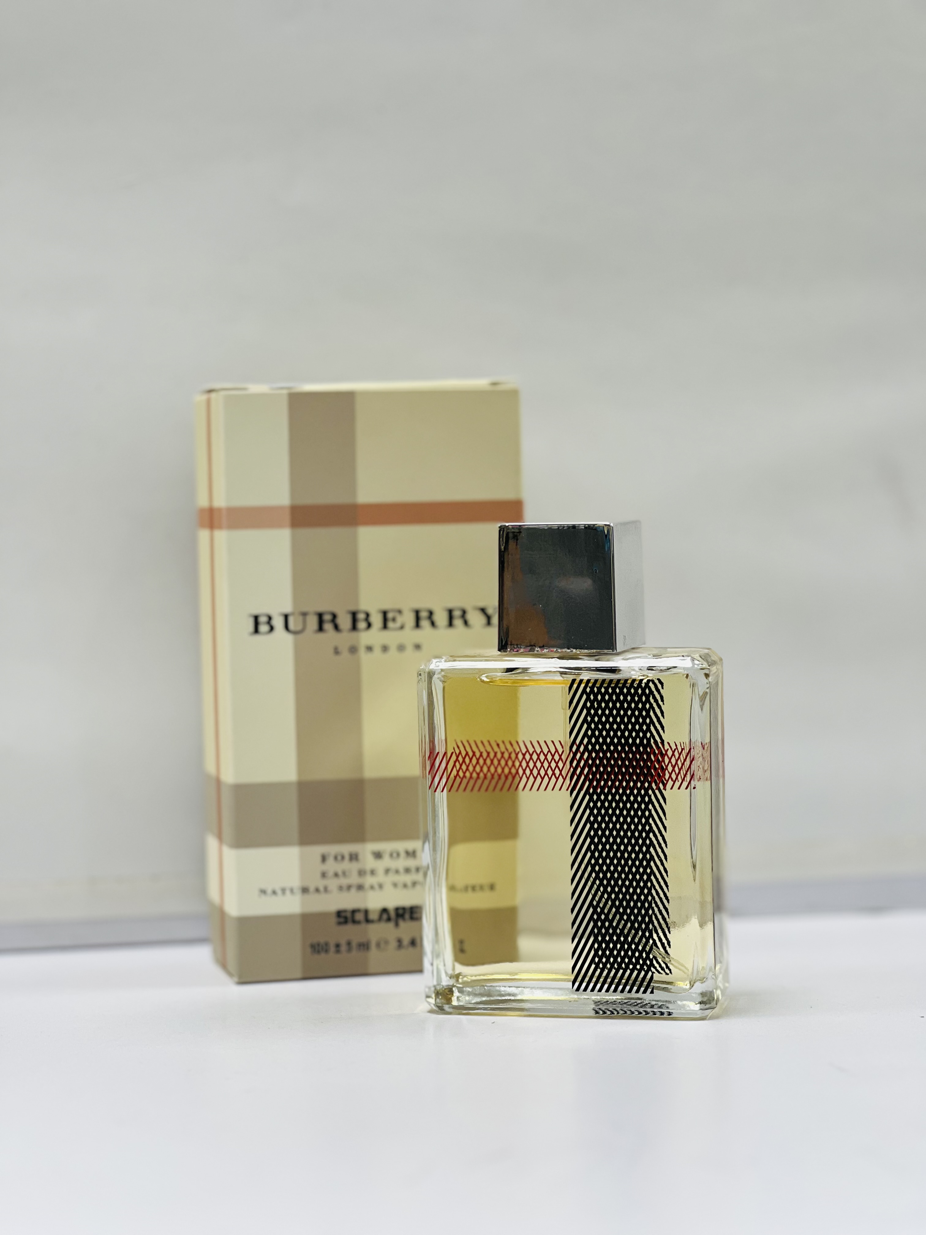 ادوپرفیوم زنانه و مردانه BURBERRYحجم ۱۰۰میلی لیتر